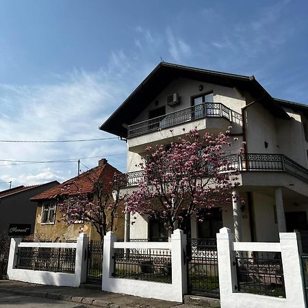 Hostel Tuzla Exterior photo