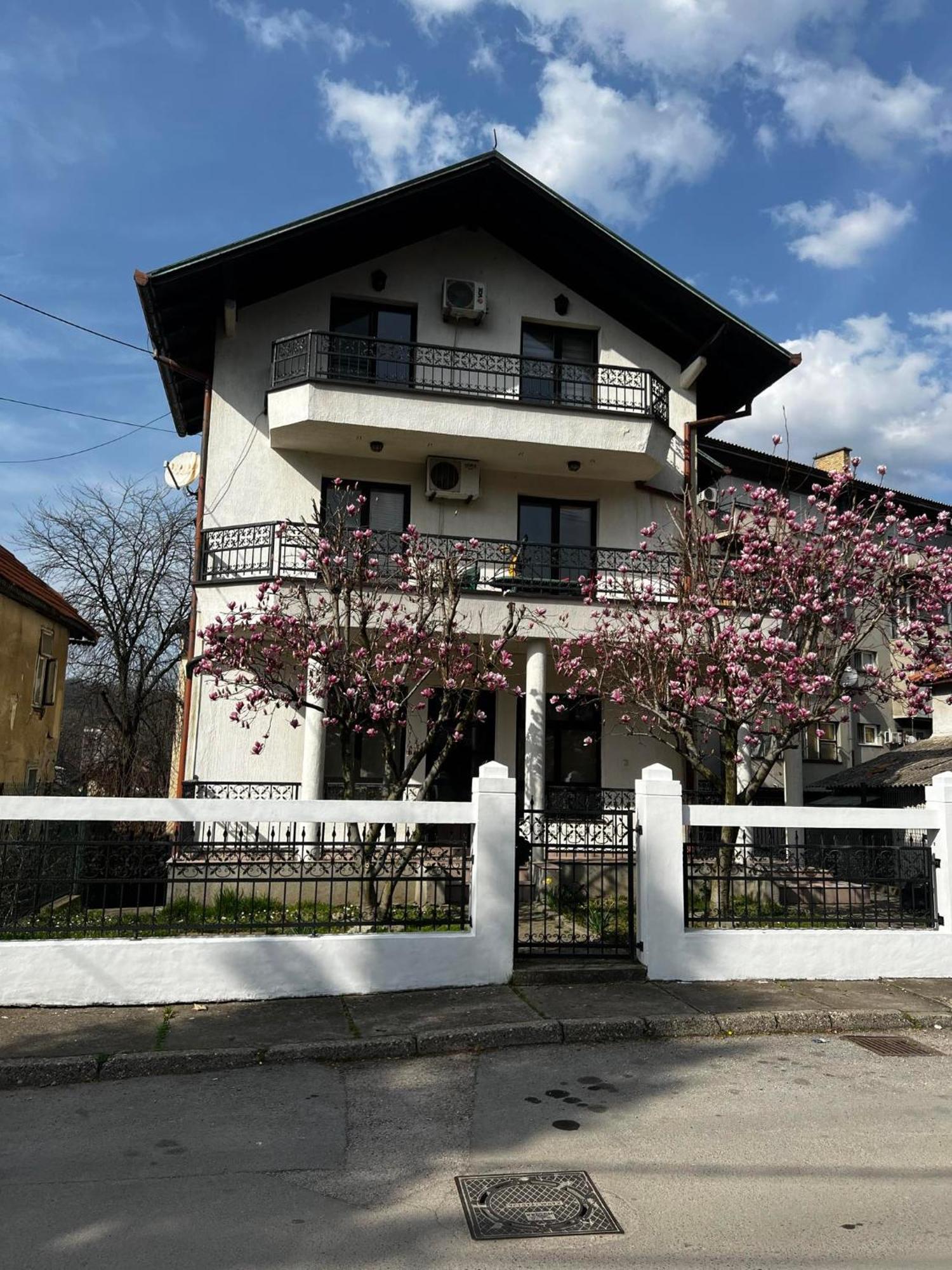 Hostel Tuzla Exterior photo