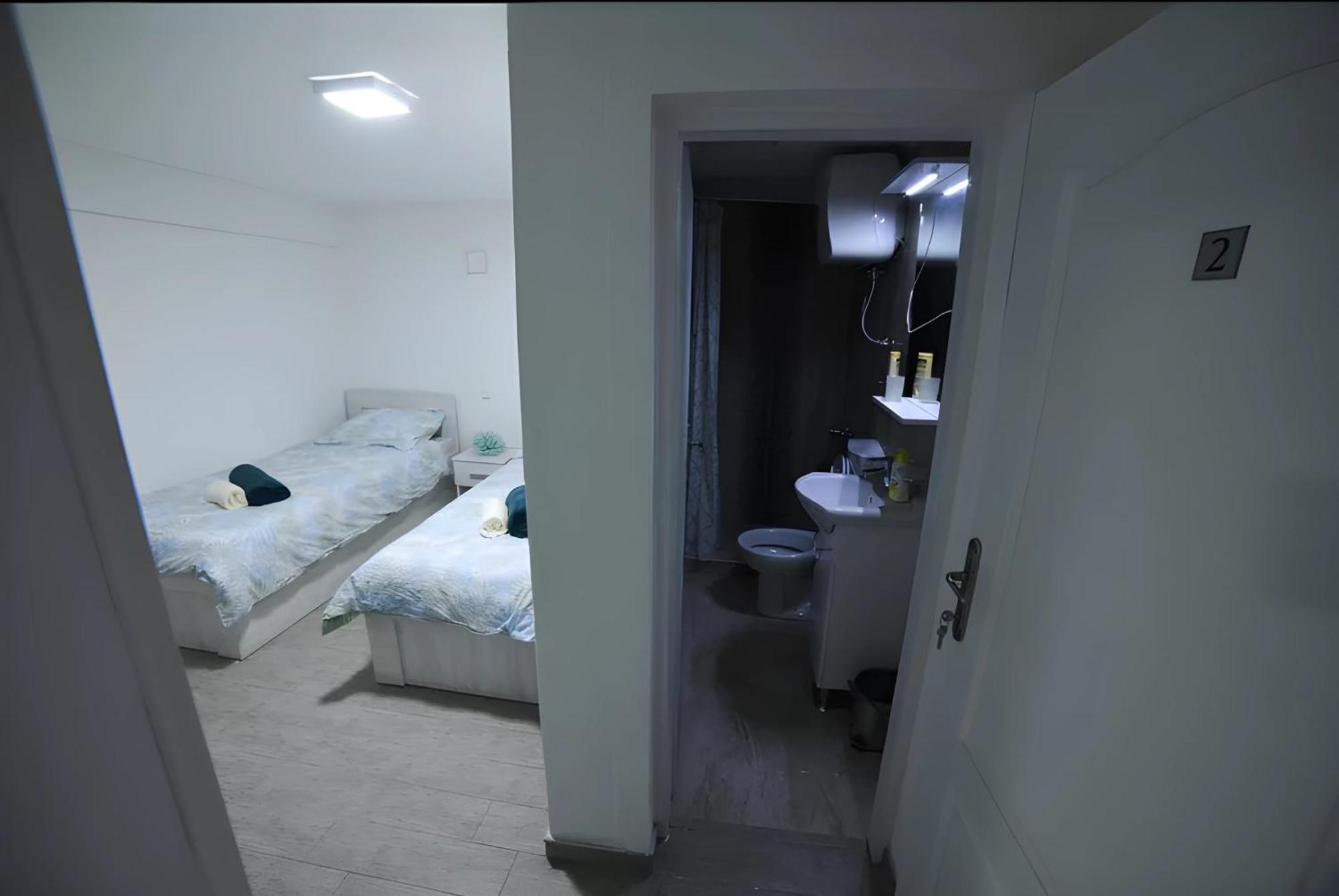 Hostel Tuzla Exterior photo