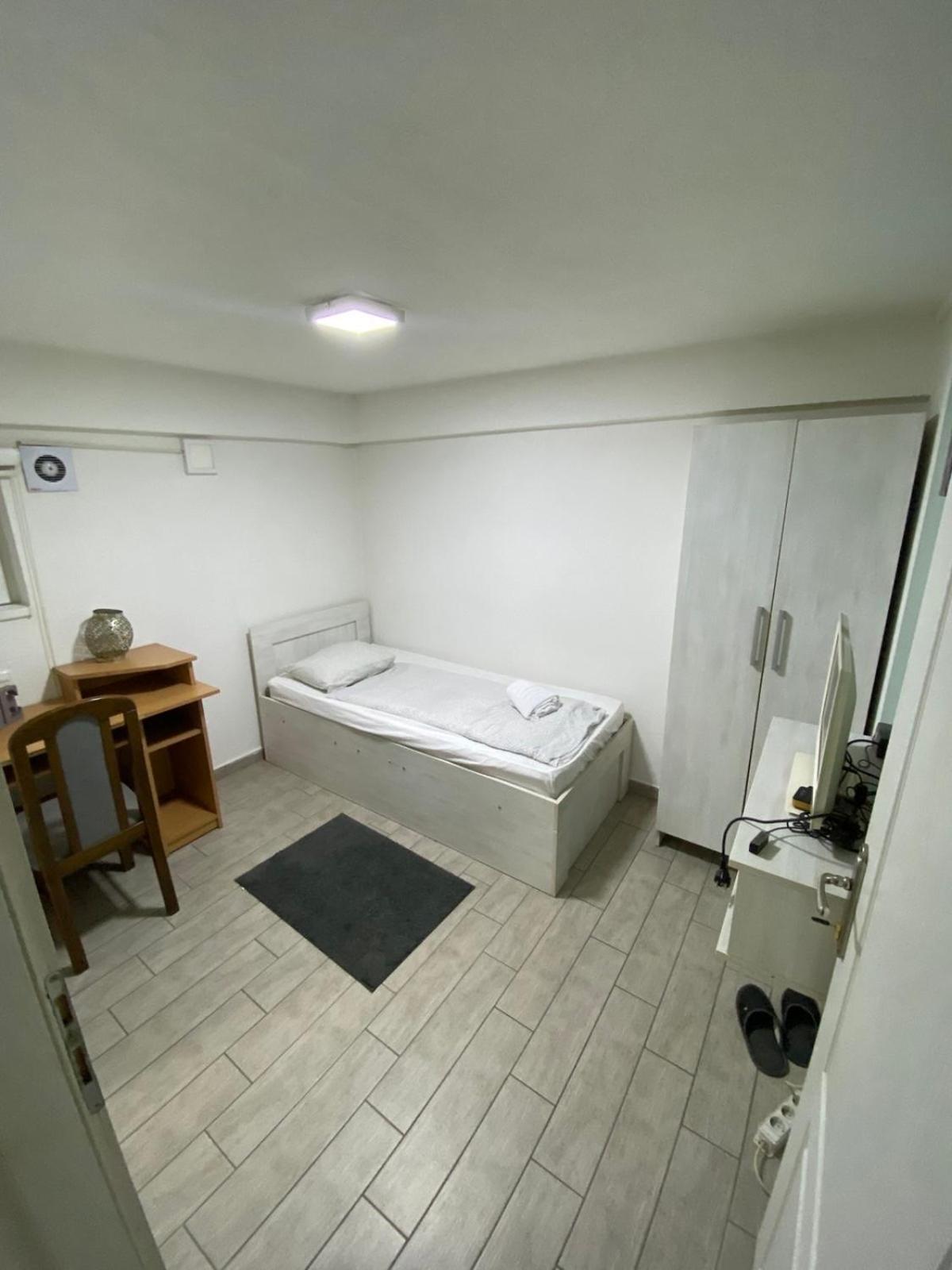 Hostel Tuzla Exterior photo